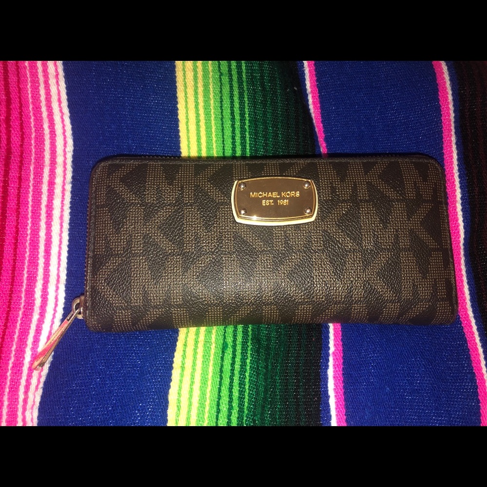 Michael Kors Wallet (MK)